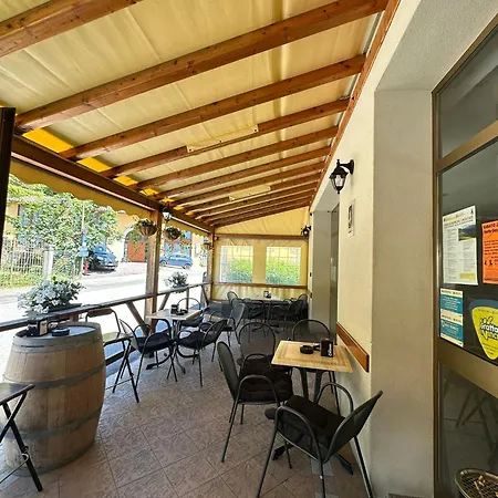 Vesta Apartman Gargnano